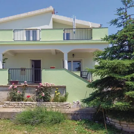 Five-bedroom Holiday In Дом отдыха