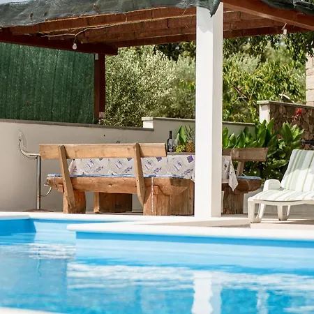 Дом отдыха Five-bedroom Holiday In *