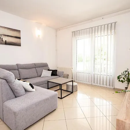 Five-bedroom Holiday In Дом отдыха *