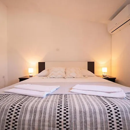 Дом отдыха Five-bedroom Holiday In *