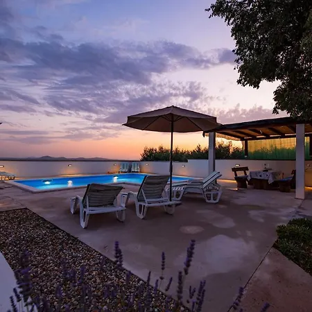 Five-bedroom Holiday In Дом отдыха