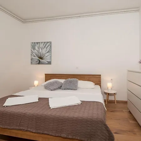 Five-bedroom Holiday In